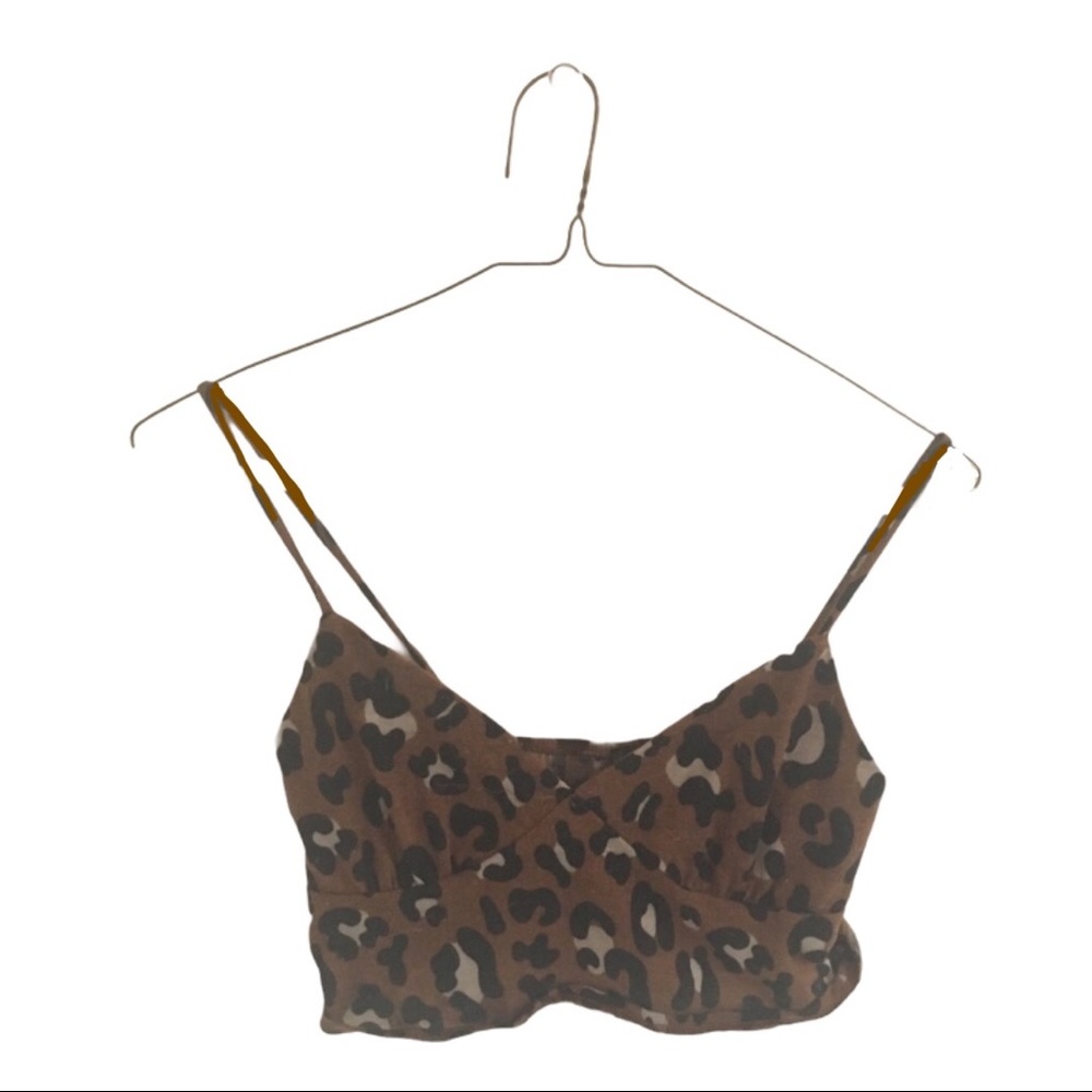 7DAYWKND Cheetah Print Crop Top